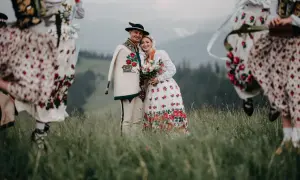 Jak się ubrać na góralskie wesele? Odkryj tradycyjne stroje i porady