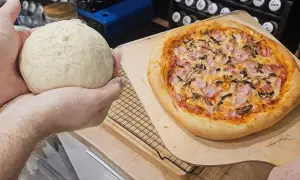Pizza na papierze: Tak, ale! Jak upiec idealny spód?