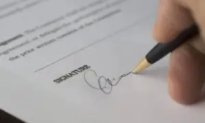 Czy na urlopie bezpłatnym można podpisać umowę o pracę bez zgody?