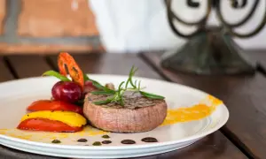 Gdzie zjeść w Kudowie-Zdroju? Odkryj najlepsze restauracje i dania