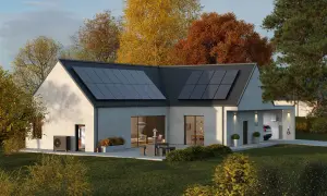 Casa moderna con pannelli solari sul tetto e pompa di calore esterna, simbolo di indipendenza energetica.