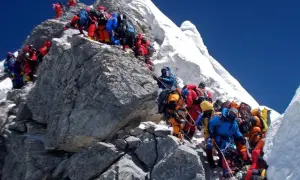 Mount Everest: Nepal czy Chiny? Poznaj dwie strony Dachu Świata