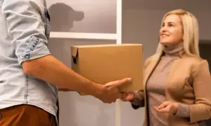 Do której jeździ kurier InPost? Sprawdź godziny dostaw i więcej