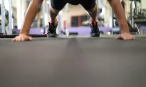 Trening FBW co to? Odkryj skuteczne metody treningu całego ciała