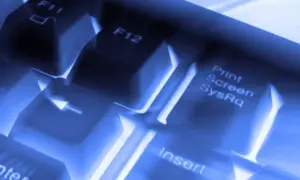 Ekran, skrin, screening? Jak poprawnie używać słowa 'screen'?