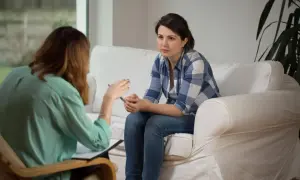Nerwica: Jaki lekarz pomoże? Psychiatra, psycholog, psychoterapeuta?
