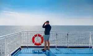 Ile płynie prom w Świnoujściu? Sprawdź czas rejsu i opcje podróży