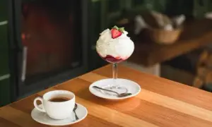 Gdzie zjeść w Adrspach? Odkryj najlepsze restauracje i knajpy