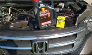Olej do Hondy CR-V 2.0 benzyna: Wybierz idealny! Gen. II-V
