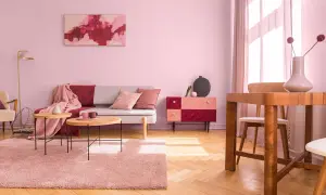 Różowe ściany: z czym łączyć? Inspiracje i porady eksperta