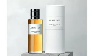 Elegancka butelka i opakowanie perfum Dior Ambre Nuit, emanujące luksusem i nocnym urokiem.