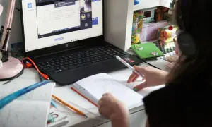 Czy nauka zdalna wróci na uczelnie? Przepisy i przyszłość studiów