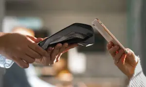 Jak płacić iPhone zbliżeniowo? Proste kroki, aby uniknąć problemów