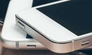 Przyspiesz iPhone'a: Odzyskaj płynność! Sprawdź, co go spowalnia