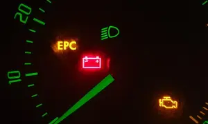 Kontrolki EPC, akumulatora i silnika świecą się na desce rozdzielczej. Czy to problem z 1.4 TSI?