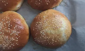 Pains à burger : 20+ idées créatives pour ne plus gaspiller !