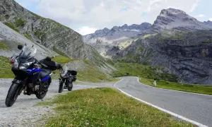 Włochy motocyklem: Jak zaplanować idealną podróż? Trasy i porady