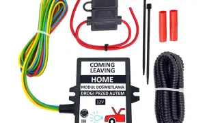 Moduł "Coming Home" do Toyoty. Zestaw zawiera moduł, bezpiecznik, przewody i osłony. Jak włączyć? Instrukcja w zestawie.