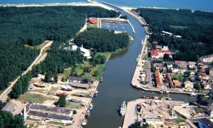 Gdzie leży Łeba? Odkryj jej lokalizację i piękne okolice