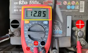 Alternator 12V czy 14V? Prawidłowe napięcie ładowania w aucie