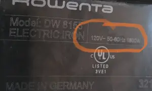 Rowenta DW 8155, żelazko elektryczne. Jego moc znamionowa to 1800W, co zapewnia szybkie nagrzewanie. Wyprodukowano w Niemczech.