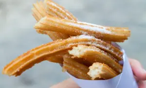 ¿Cuánto cuesta una docena de churros en España? Precios y trucos