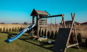 Jak zabezpieczyć drewniany plac zabaw? Bezpieczne metody i trwałość