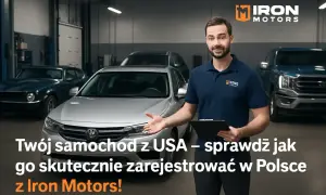 Mężczyzna w warsztacie z samochodami z USA. Pomaga w procesie rejestracji pojazdu, ułatwiając złożenie wniosku o przerejestrowanie pojazdu.