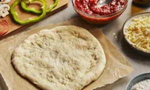 Pizza maison : la recette INFALLIBLE pour une pâte digne d'un pro