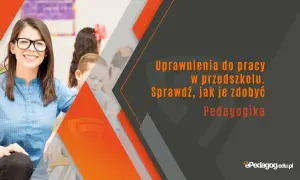 Uśmiechnięta nauczycielka w okularach i dzieci w tle. Dowiedz się, jak zdobyć uprawnienia do pracy w przedszkolu dzięki kursowi pedagogicznemu online.