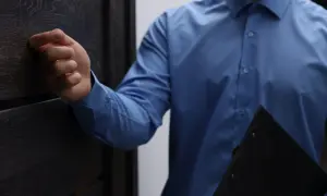 Czy windykacja może wejść na konto bankowe? Poznaj swoje prawa i ograniczenia