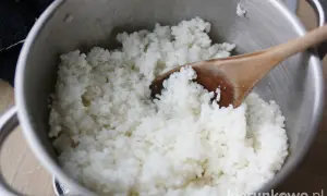 Idealny ryż do sushi: przepis krok po kroku. Uniknij błędów!