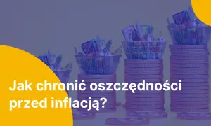Stosy monet z koszykami zakupowymi pełnymi produktów spożywczych.