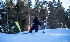 Snowpark w Ogrodniczkach - wyjątkowe trasy snowboardowe i atrakcje
