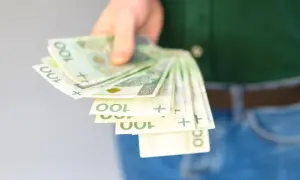 Pożyczka od rodziny: Kiedy PCC 0,5%, a kiedy zwolnienie bez limitu?