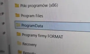 Widok folderów na dysku, w tym "ProgramData", gdzie często przechowywane są dane aplikacji.