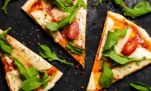Czy pizza jest ciężkostrawna? Odkryj, jak ją łatwiej strawić