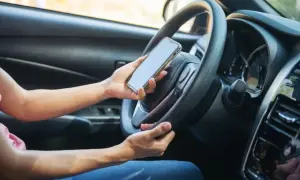 Jak połączyć telefon z samochodem przez Bluetooth Toyota Avensis T27 łatwo i bez problemów