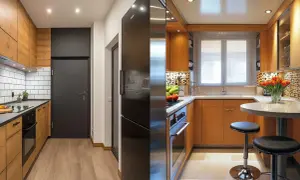 Cucina moderna con mobili in legno chiaro, piano di lavoro grigio e piastrelle bianche. Ottime idee cucina per spazi funzionali.