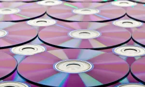 Czy płyty CD to elektrośmieci? Odkryj, co z nimi zrobić, by nie szkodzić środowisku