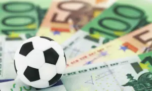 Ronaldo zarobki miesięczne - ile naprawdę zarabia na kontrakcie?