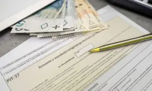 Zeznanie PIT-37, polskie banknoty i długopis. Ogólne zasady podatku dochodowego w praktyce.