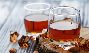 Czym można zastąpić amaretto w tiramisu? Sprawdź najlepsze alternatywy