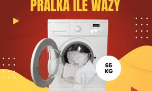 Biała pralka z otwartymi drzwiczkami i załadunkiem prania. Obok widnieje napis "65 KG", odpowiadający na pytanie, ile waży pralka.