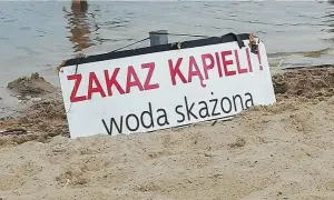 Zamknięte kąpieliska nad Bałtykiem: Sprawdź, gdzie dziś bezpieczna kąpiel