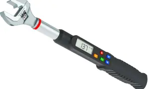 Cyfrowy klucz dynamometryczny z wyświetlaczem LCD i przyciskami.