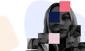 Fragmenty twarzy młodej kobiety układają się w mozaikę, symbolizując drogę do zrozumienia siebie, jak w psychoterapii humanistycznej.