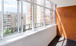 Jak zabudować balkon w bloku? Formalności, koszty i porady