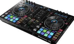 Na czym gra DJ? Od kontrolera po klub: przewodnik dla początkujących
