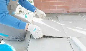 Jak wykończyć taras betonowy? Materiały, błędy, porady eksperta